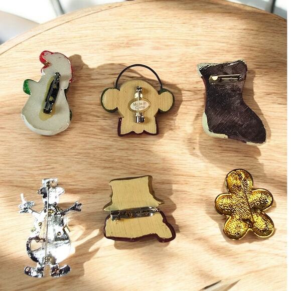 Christmas Holiday Bundle Lot of 6 Vintage Brooch Pins - Picture 7 of 7